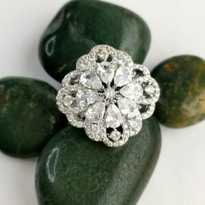 CZ cocktail ring in 14k white gold size 7 🆕